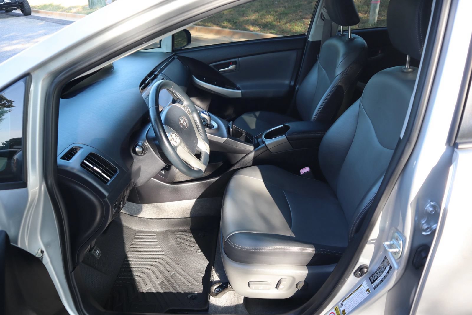 Used 2013 Toyota Prius Four FWD image 9