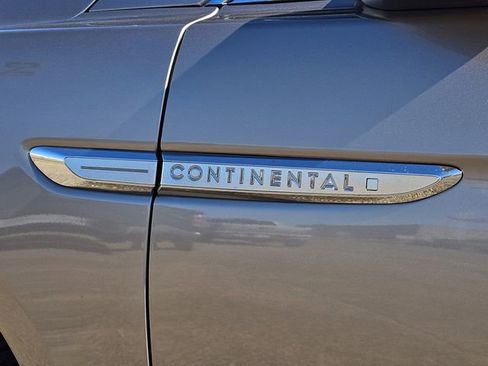 Used 2019 Lincoln Continental Reserve image 33