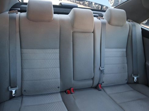Used 2017 Toyota Camry LE FWD image 34
