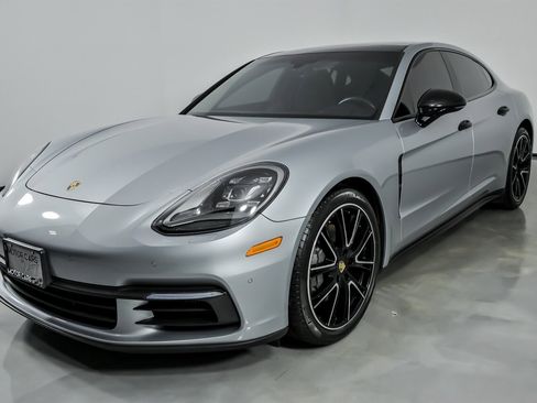 Used 2018 Porsche Panamera 4S image 6