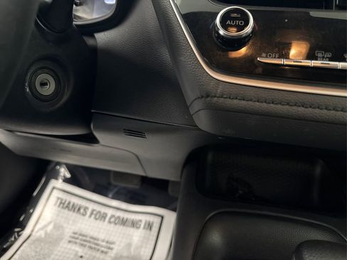 Used 2022 Toyota Corolla SE FWD image 25