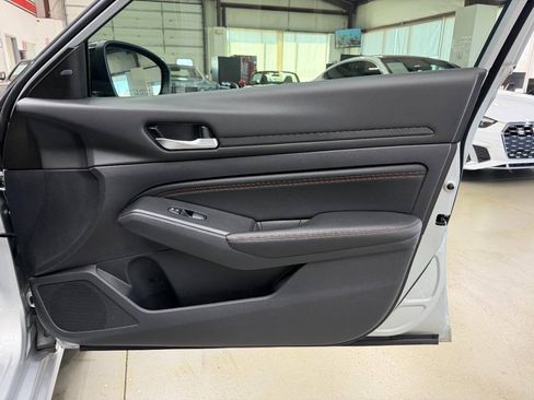 Used 2021 Nissan Altima 2.5 SR w/ SR Premium Package FWD image 16
