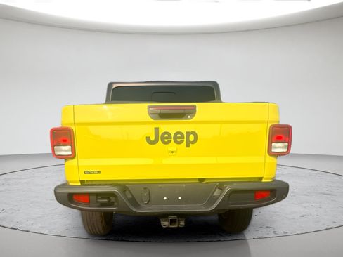 Used 2023 Jeep Gladiator Sport AWD/4WD image 3