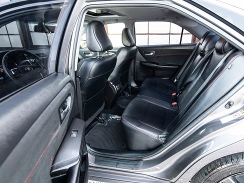 Used 2017 Toyota Camry XSE image 27