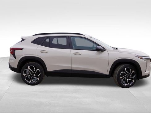 New 2026 Chevrolet Trax RS w/ Driver Confidence Package FWD image 2
