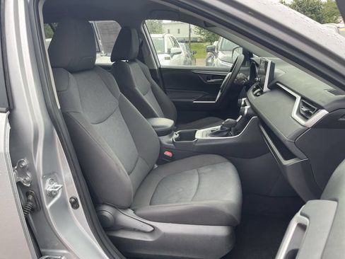 Used 2025 Toyota RAV4 XLE AWD/4WD image 20