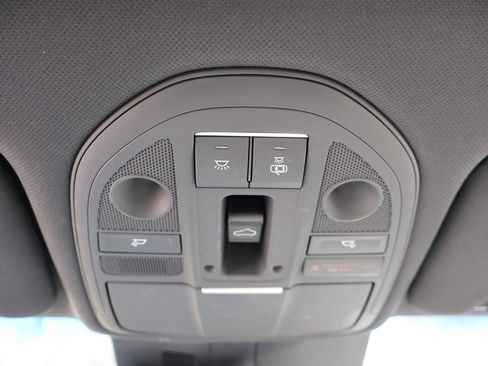 Used 2023 Genesis G70 3.3T w/ Sport Advanced Package image 57