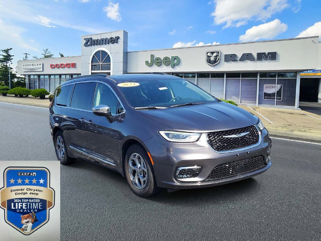 Certified 2023 Chrysler Pacifica Limited FWD image 1