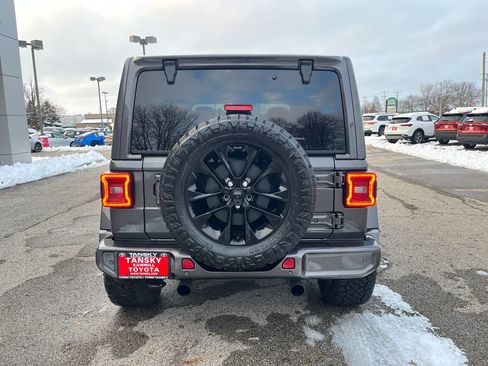 Used 2021 Jeep Wrangler Unlimited Sahara image 4