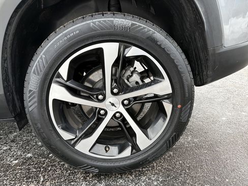 Used 2024 Chevrolet Trax RS w/ Driver Confidence Package image 33