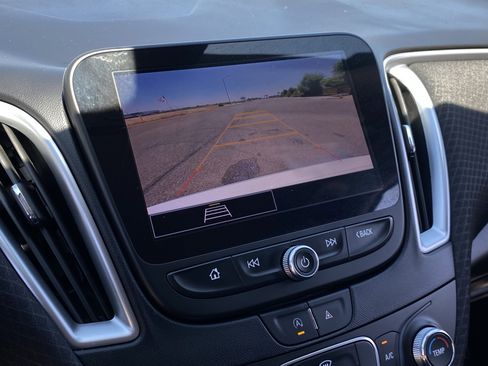 Used 2023 Chevrolet Malibu LS FWD image 22
