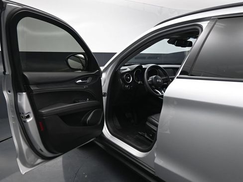 Used 2020 Alfa Romeo Stelvio w/ Nero Edizione RWD image 8