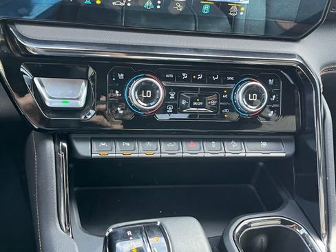 Used 2023 GMC Sierra 1500 AT4 image 30