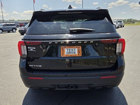 Used 2025 Ford Explorer Active RWD image 10