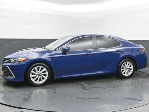 Used 2023 Toyota Camry LE FWD image 5