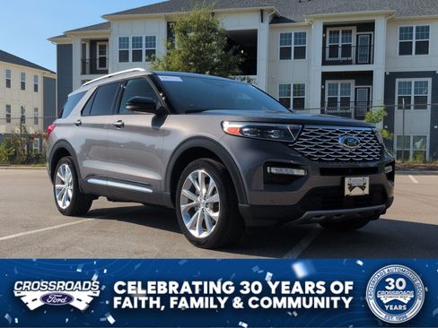 Used 2023 Ford Explorer Platinum w/ Technology Package AWD/4WD image 1