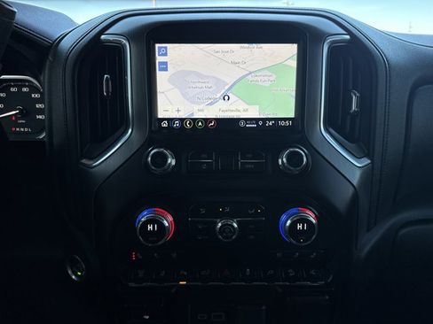 Used 2023 GMC Sierra 2500 Denali w/ Denali Black Diamond Edition image 21