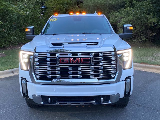 Used 2025 GMC Sierra 2500 Denali w/ Denali Reserve Package AWD/4WD image 2