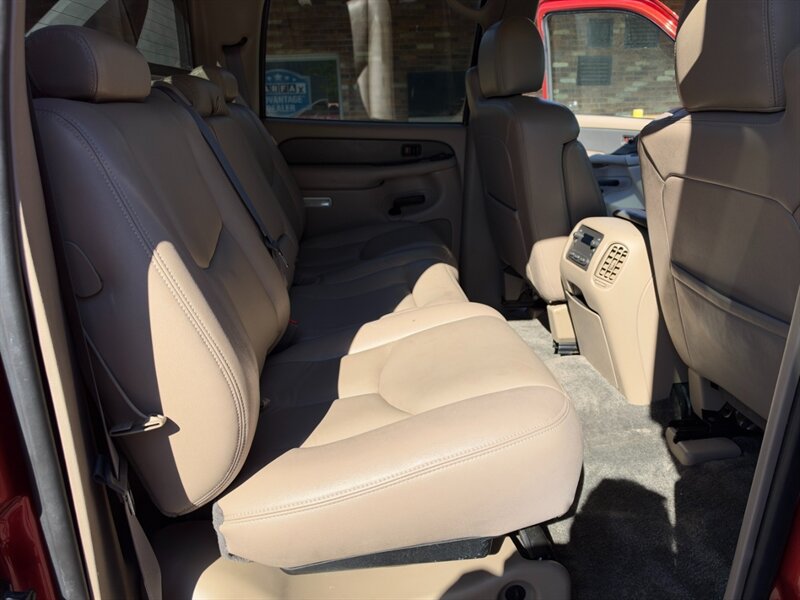 Used 2003 Chevrolet Avalanche 4x4 w/ Suspension Package, Off-Road image 12
