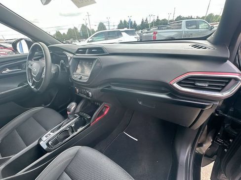 Used 2023 Chevrolet TrailBlazer RS AWD/4WD image 32