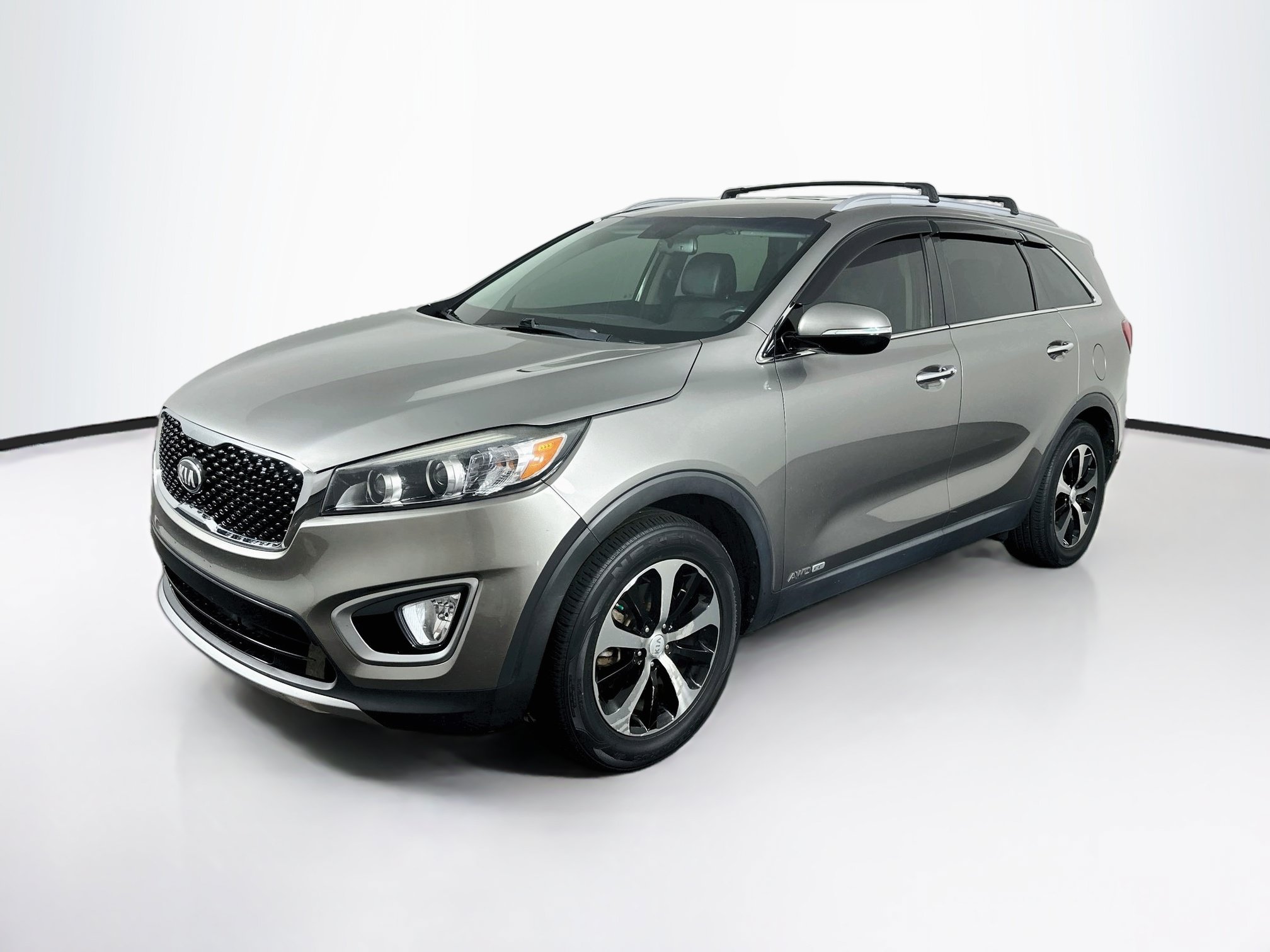 Used 2017 Kia Sorento EX AWD/4WD image 3