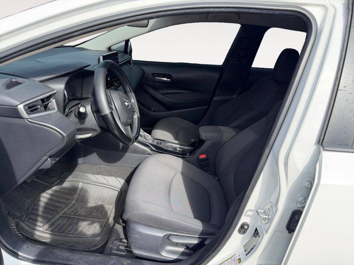 Used 2021 Toyota Corolla LE FWD image 9