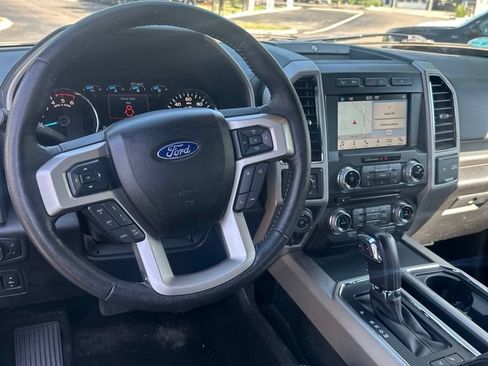 Used 2018 Ford F150 Lariat w/ Equipment Group 502A Luxury AWD/4WD image 15