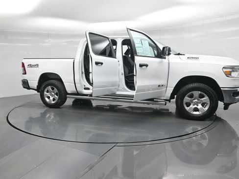 Used 2024 RAM 1500 Big Horn image 32