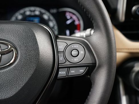 Used 2024 Toyota RAV4 XLE Premium image 13