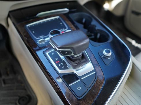 Used 2017 Audi Q7 3.0T Premium Plus image 32