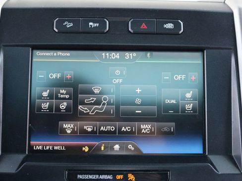 Used 2015 Ford F150 Platinum w/ Equipment Group 701A Luxury image 36