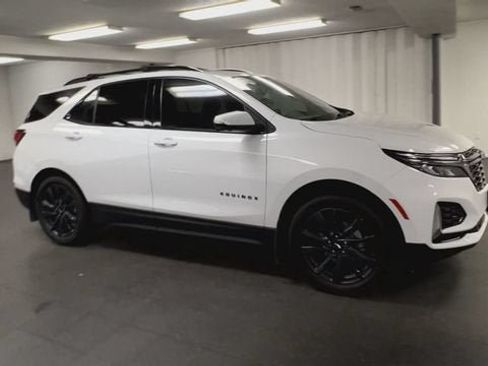 Certified 2022 Chevrolet Equinox RS w/ RS Leather Package AWD/4WD image 2