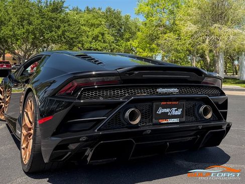 Used 2022 Lamborghini Huracan EVO RWD image 44
