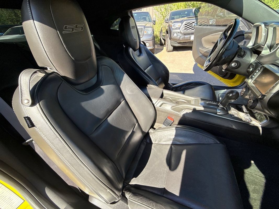 Used 2015 Chevrolet Camaro SS RWD image 18