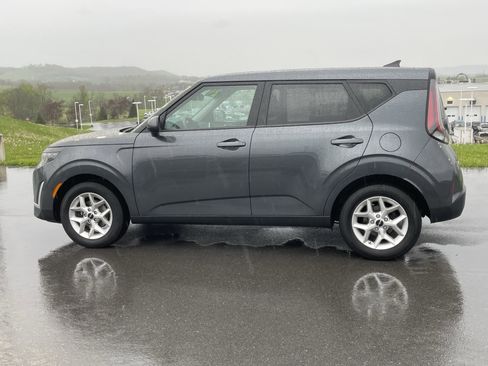 Used 2024 Kia Soul LX w/ Option Group 015 FWD image 7