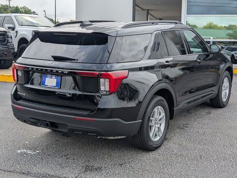 New 2026 Ford Explorer Active RWD image 9