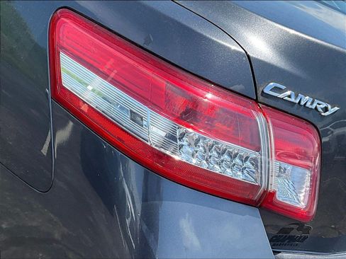 Used 2011 Toyota Camry LE w/ LE Extra-Value Pkg FWD image 22