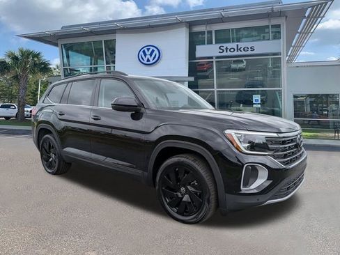 New 2026 Volkswagen Atlas SE FWD image 2