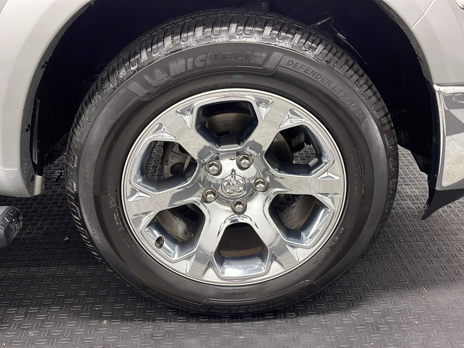 Used 2017 RAM 1500 Laramie w/ Convenience Group AWD/4WD image 23