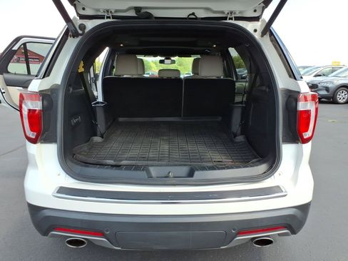 Used 2019 Ford Explorer Limited w/ Ford Safe & Smart Package AWD/4WD image 15