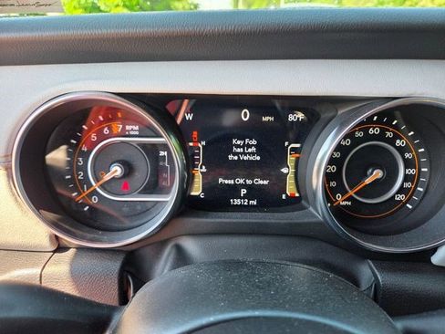 Certified 2023 Jeep Gladiator Overland AWD/4WD image 4