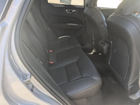 Used 2023 Volvo XC60 B5 Ultimate w/ Climate Package FWD image 38