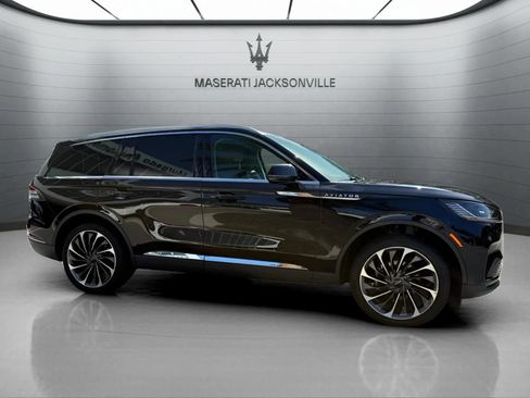 Used 2025 Lincoln Aviator Reserve w/ Illumination Package AWD/4WD image 5