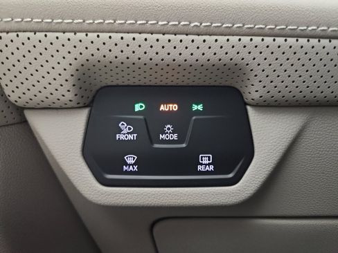 New 2026 Volkswagen Atlas SE FWD image 12