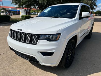 Used 2019 Jeep Grand Cherokee Altitude