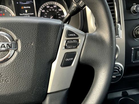 Used 2018 Nissan Titan SV image 24