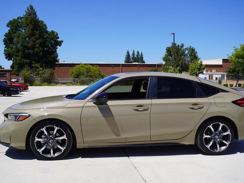 Used 2025 Honda Civic Sport Touring image 3