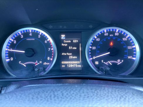 Used 2018 Toyota Highlander LE image 24