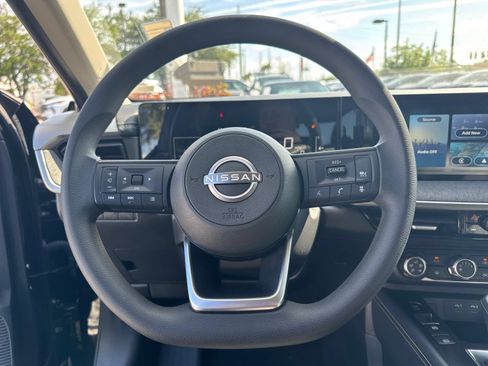 Certified 2025 Nissan Kicks SV AWD/4WD image 13