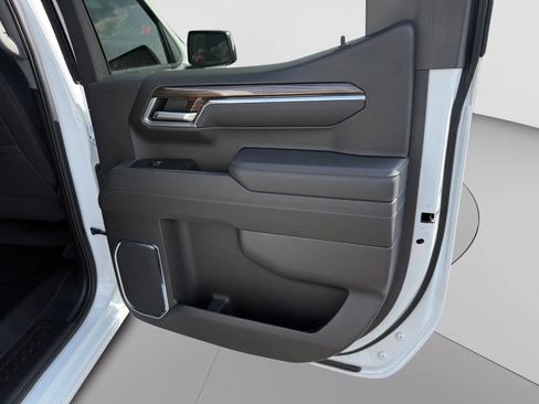 Used 2026 Chevrolet Silverado 1500 LT AWD/4WD image 16